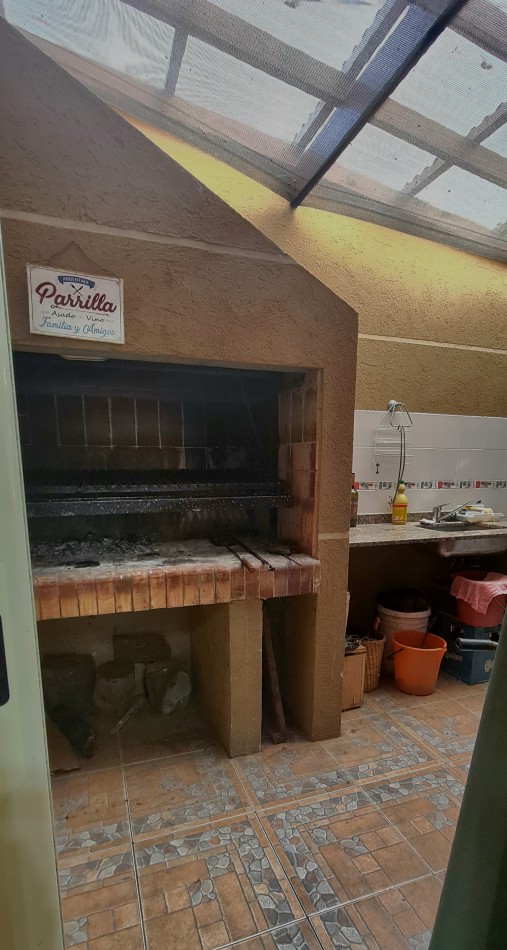 Venta casa de 3 ambientes a 2 cuadras del mar 