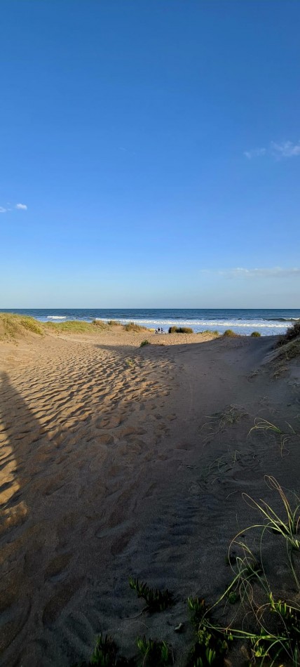 Venta casa de 3 ambientes a 2 cuadras del mar 