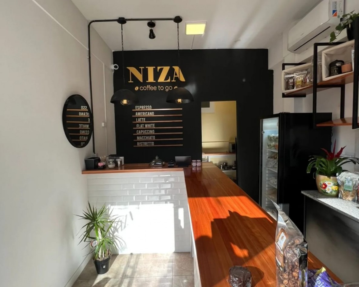 Venta fondo con habilitacion como cafe al paso 