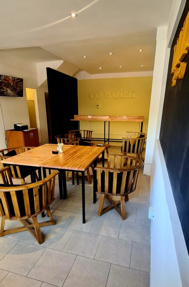 Venta fondo con habilitacion como cafe al paso 